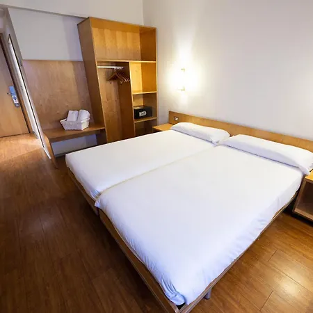 Ξενοδοχείο Eth Ιρούν